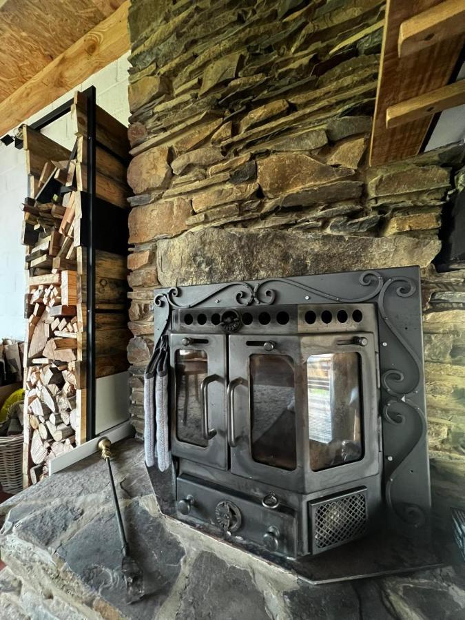 La Cabane D'Helie - Cottage En Pleine Foret - Domaine Du Bonsoy Hastiere-par-dela Екстер'єр фото